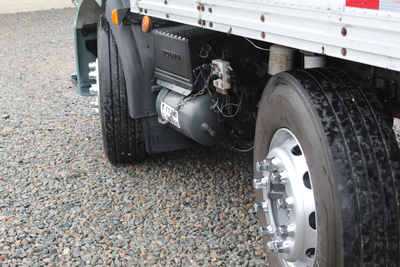 Volvo VM330 - 12/13 8