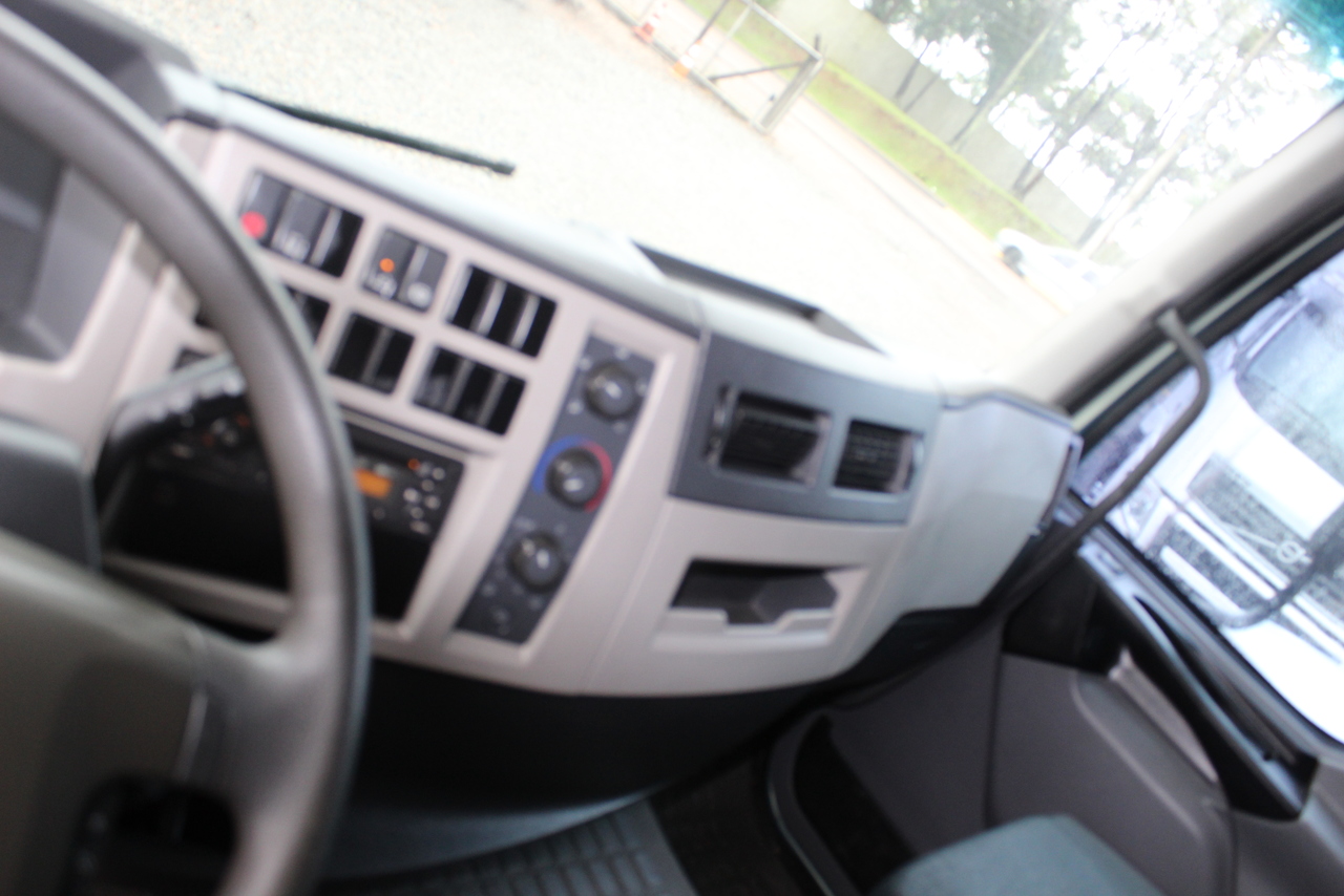 Volvo VM330 - 12/13 11