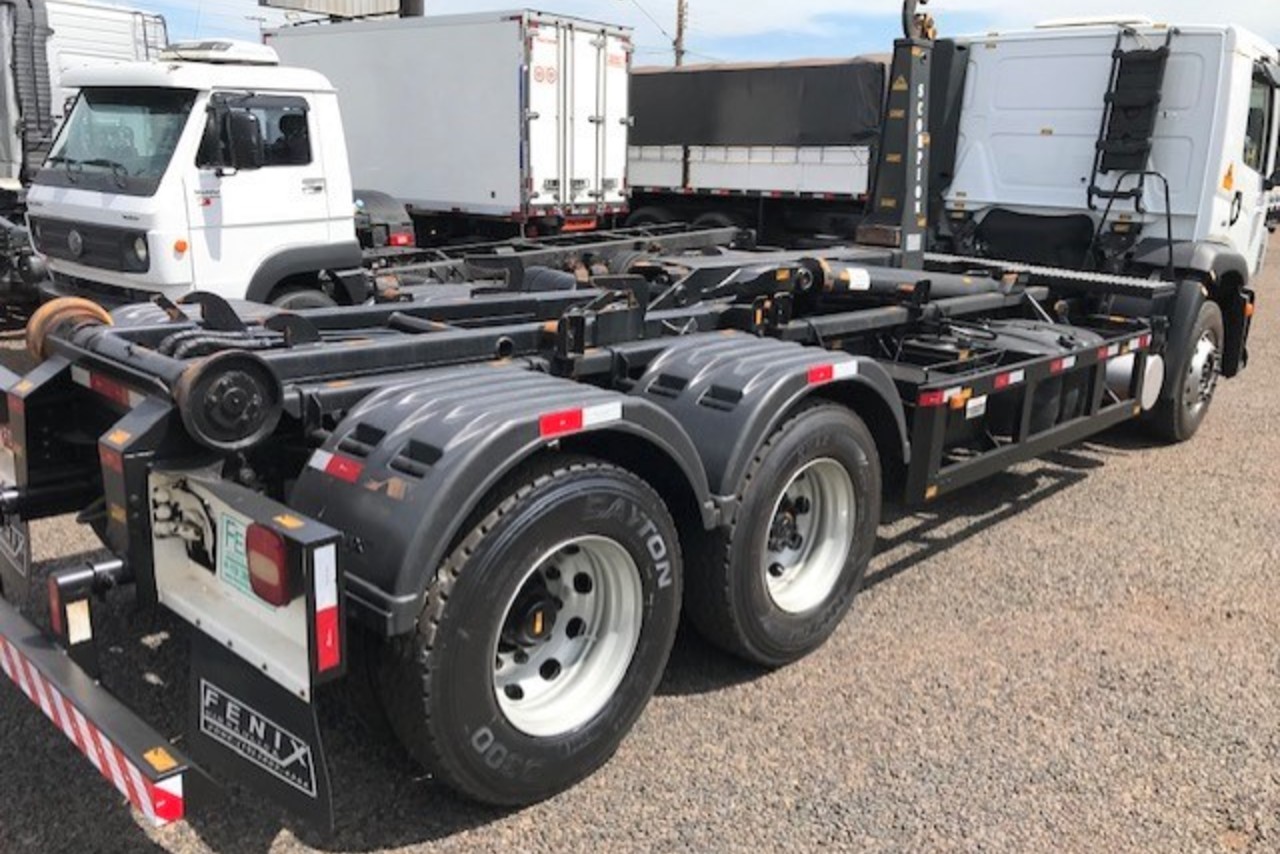 Volkswagen 24-280 E Constellation 6x2 - 14/14 8