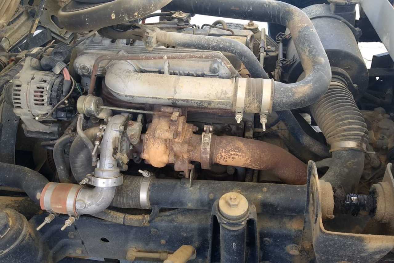 Volkswagen 8 150 - 04/04 6