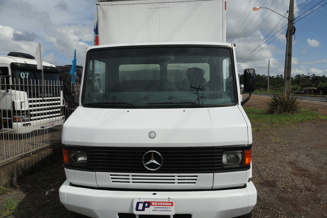 Mercedes Benz MB 710 - 10/11 2