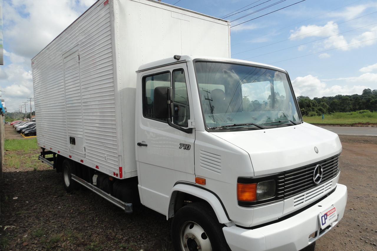Mercedes Benz MB 710 - 10/11 3
