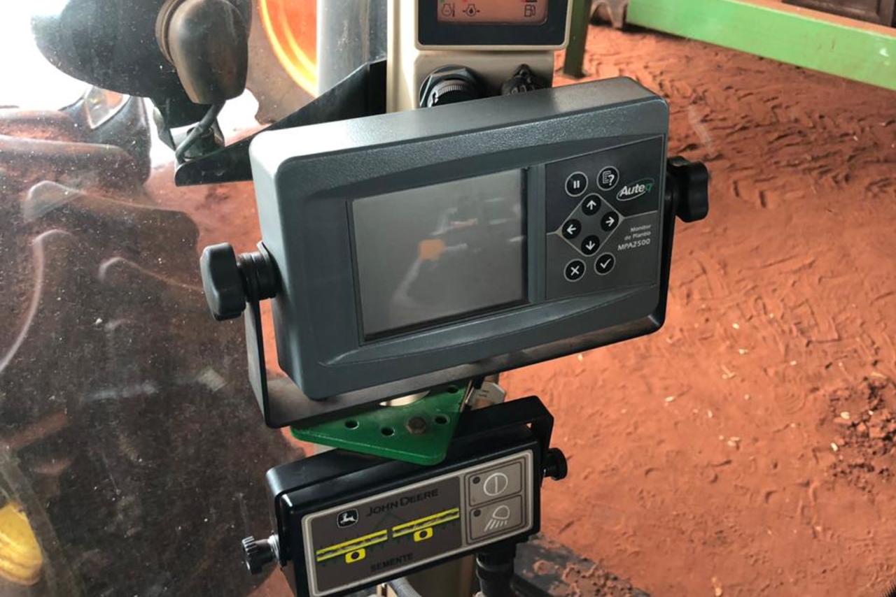 John Deere 2113 - 11/11 5