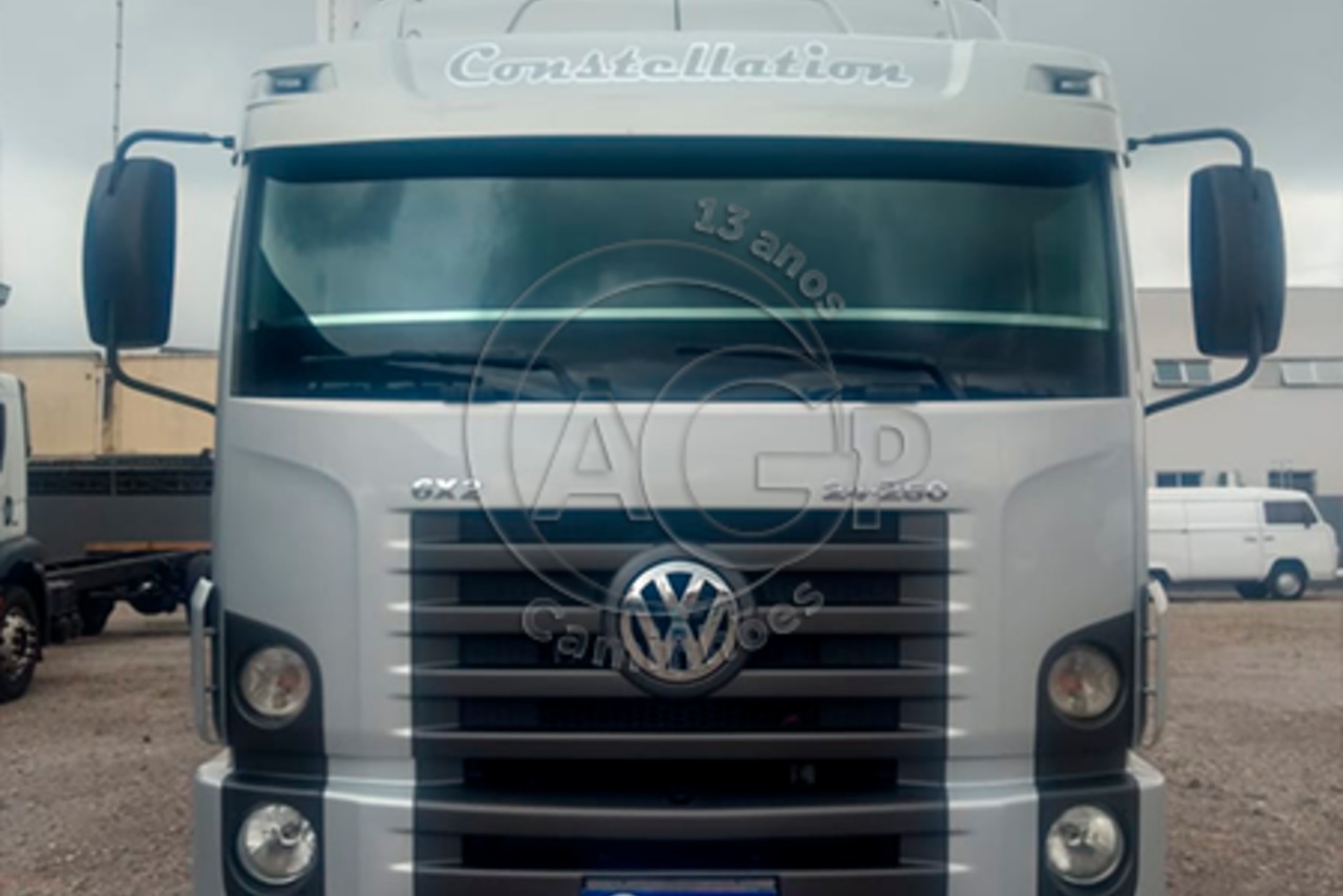 Volkswagen 24-250 E Constellation 3-Eixos - 11/11 2