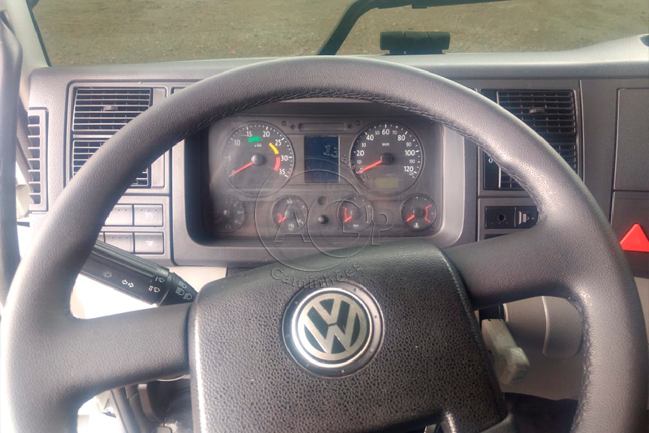 Volkswagen 24-250 E Constellation 3-Eixos - 11/11 9