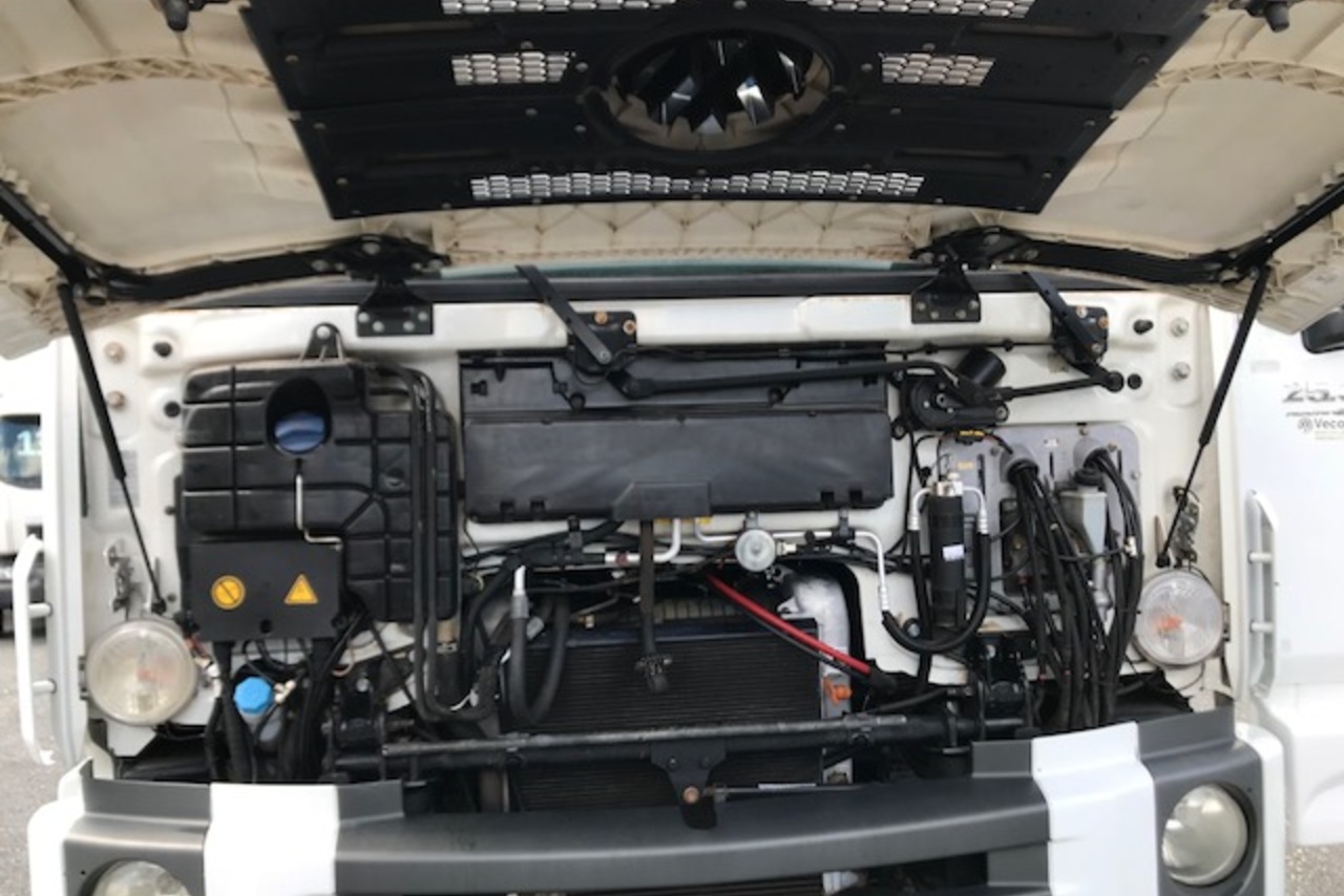 Volkswagen 25 390 - 13/13 12