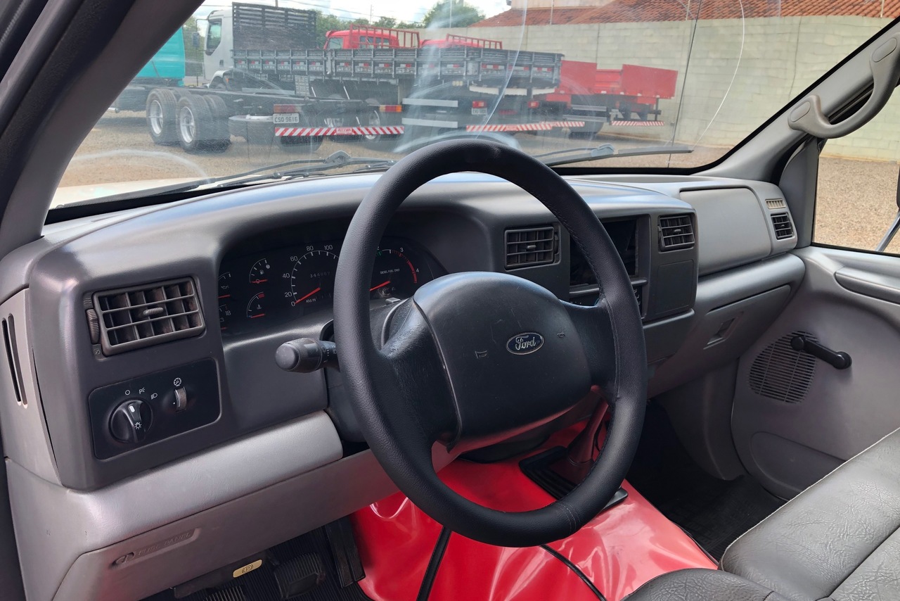 Ford F350 - 02/02 6