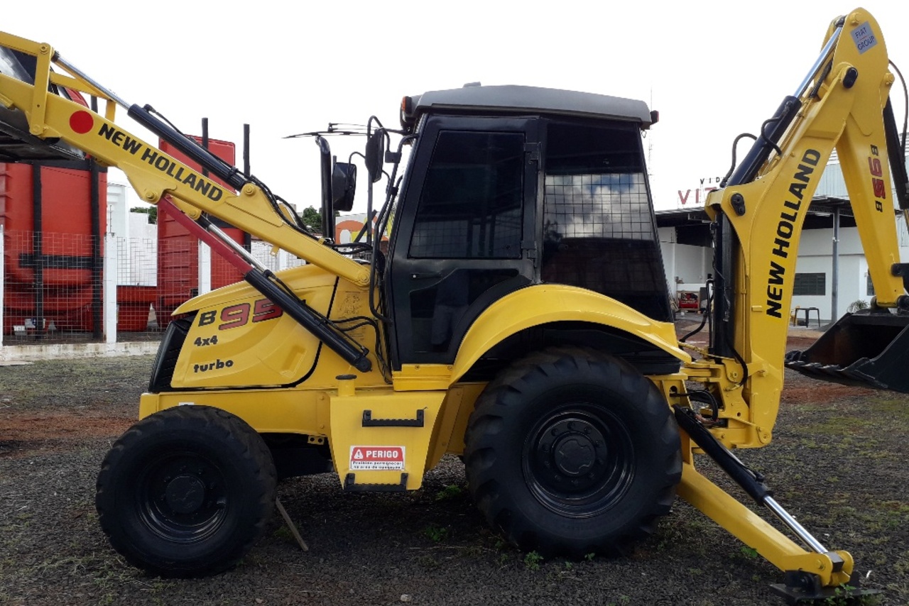 New Holland B95B - 14/14 1