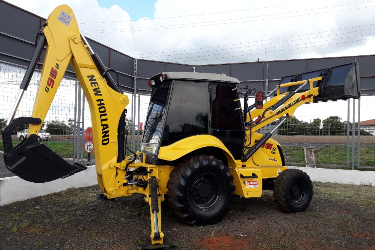 New Holland B95B - 14/14 2