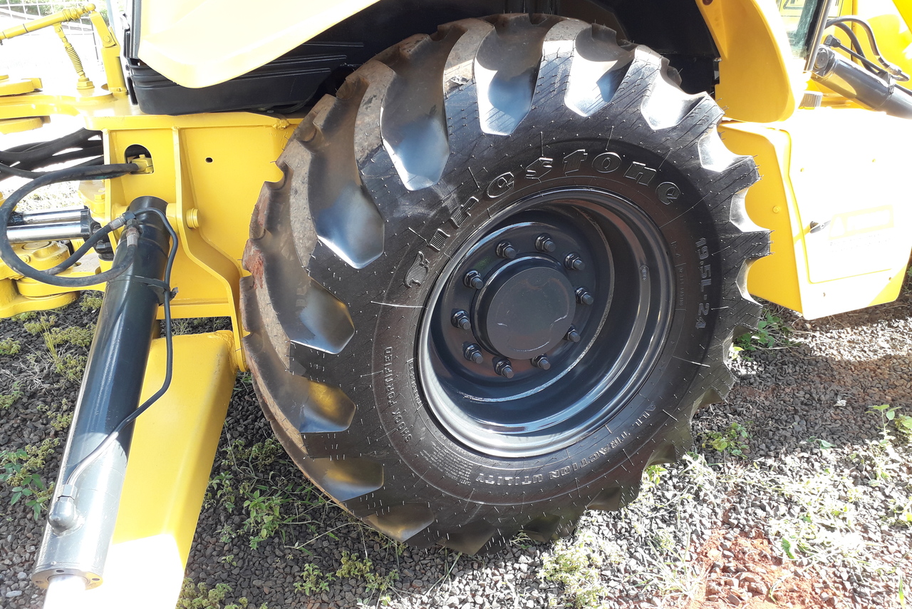 New Holland B95B - 14/14 4