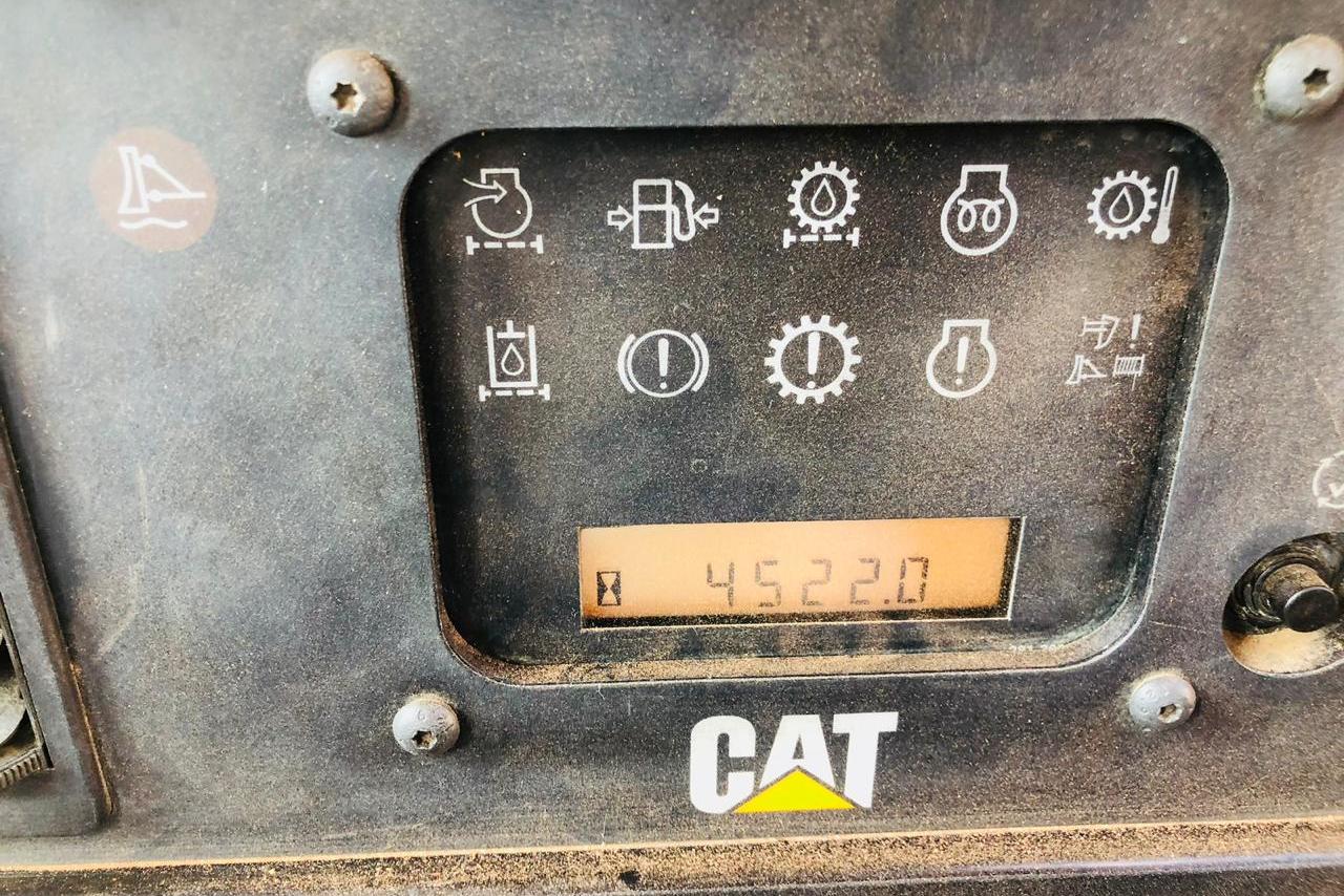 Caterpillar D6T XL - 14/14 9