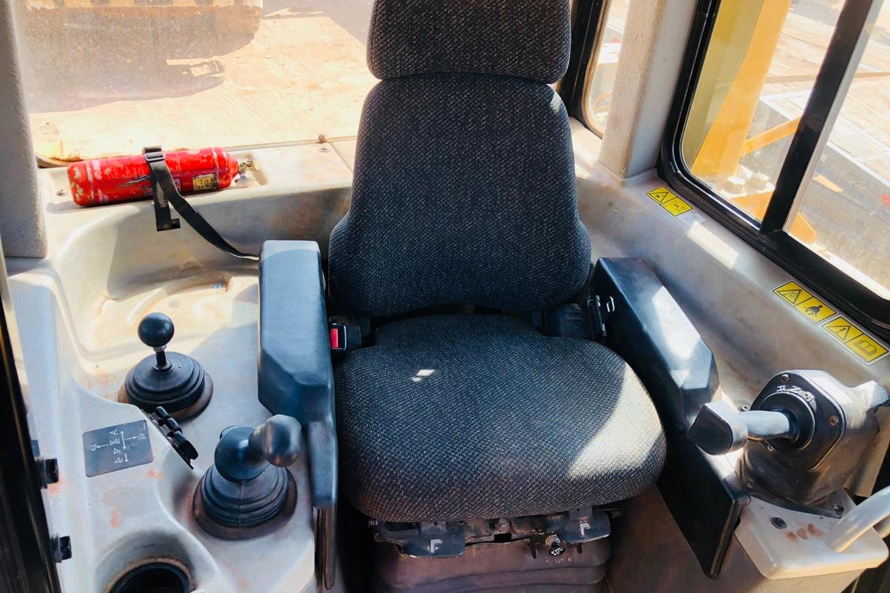 Caterpillar D6T XL - 14/14 10