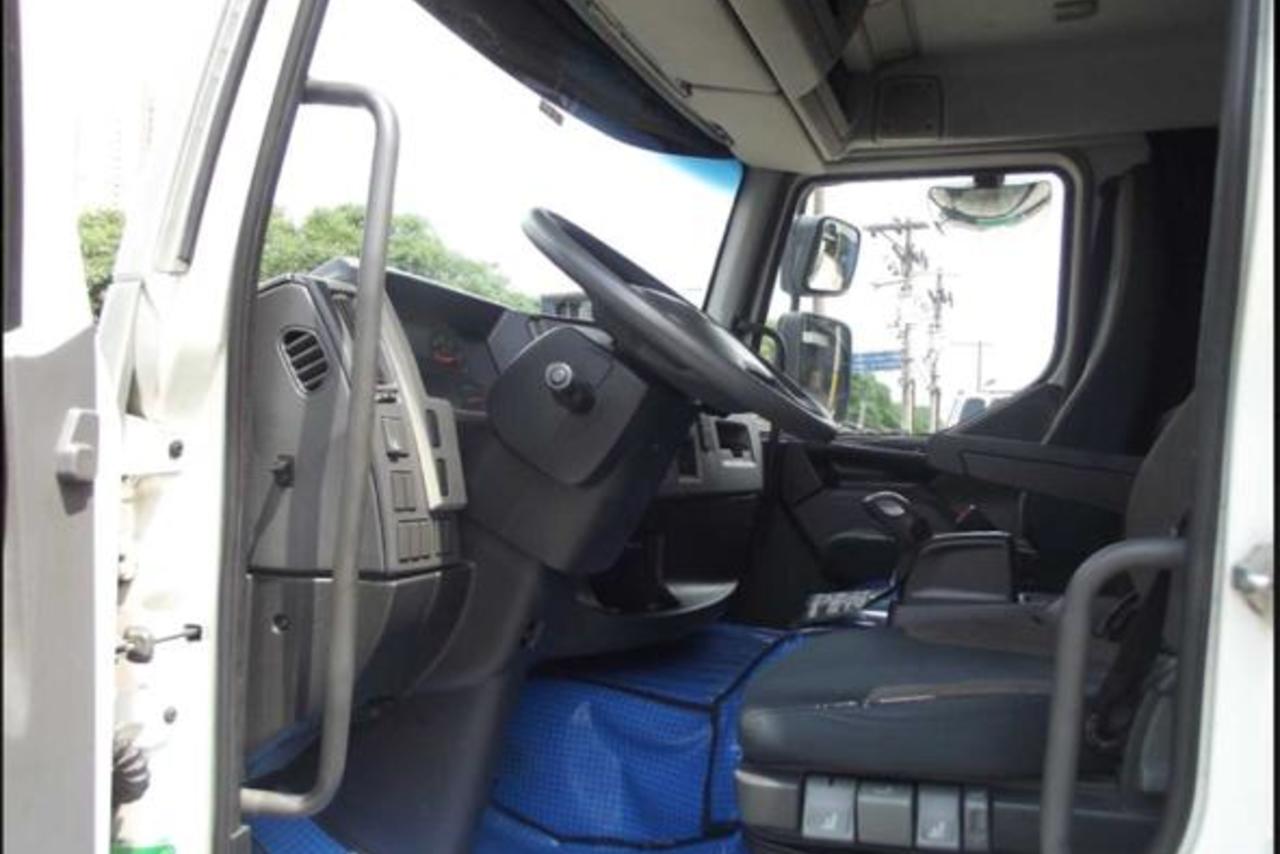 Volvo VM330 - 16/16 2