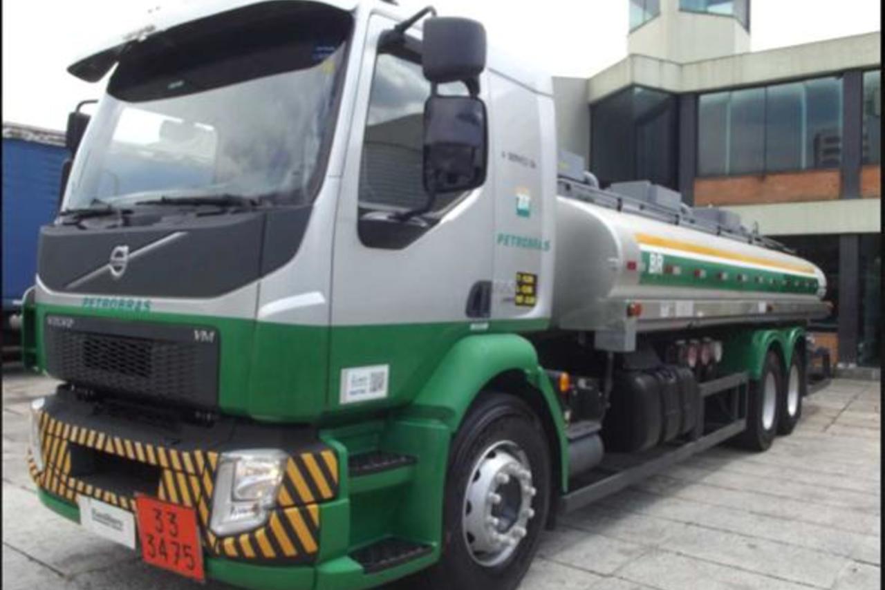 Volvo VM330 - 16/16 6