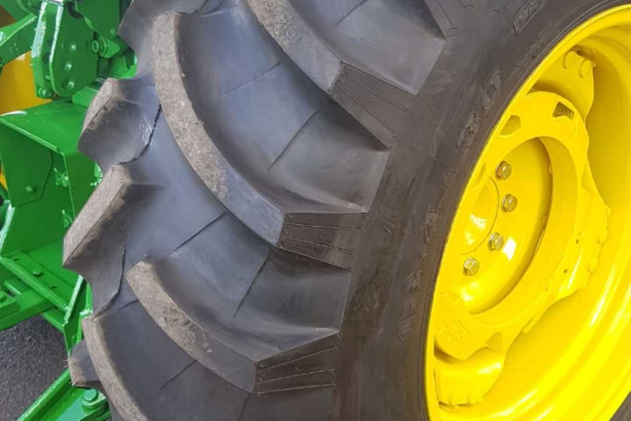 John Deere 5075 - 10/10 3