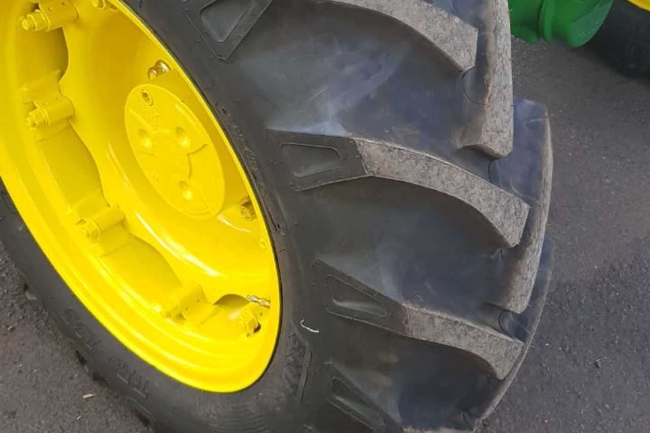 John Deere 5075 - 10/10 4