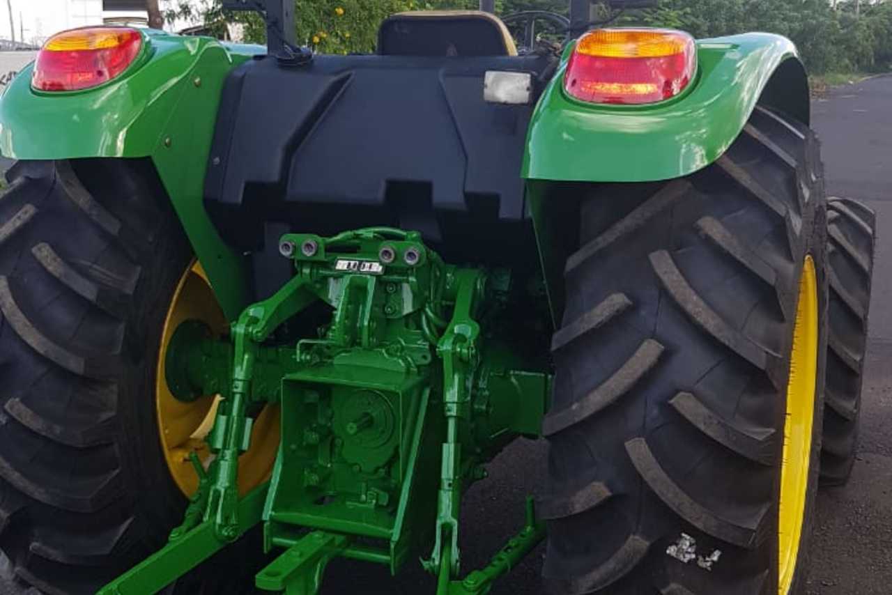 John Deere 5075 - 10/10 6