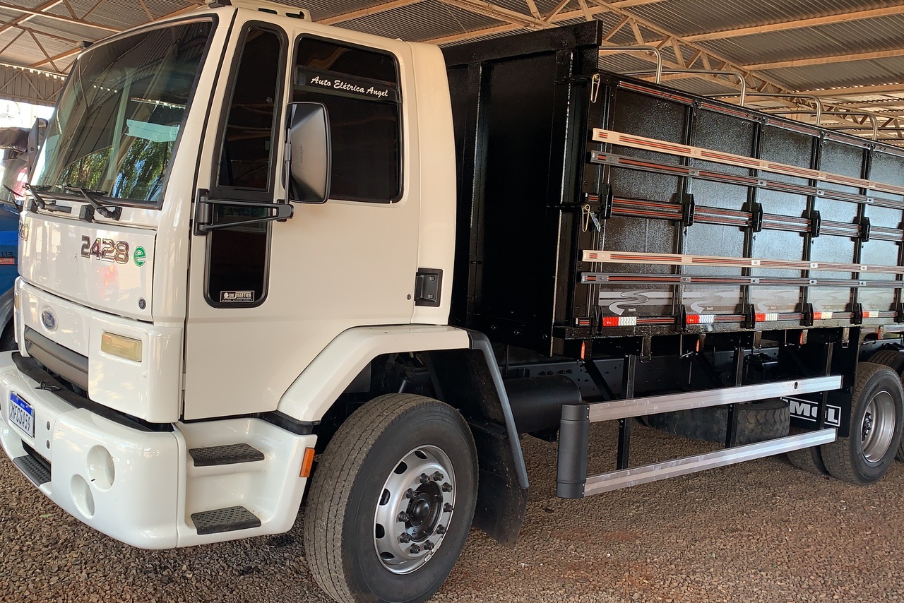 Ford Cargo2428 - 07/07 2