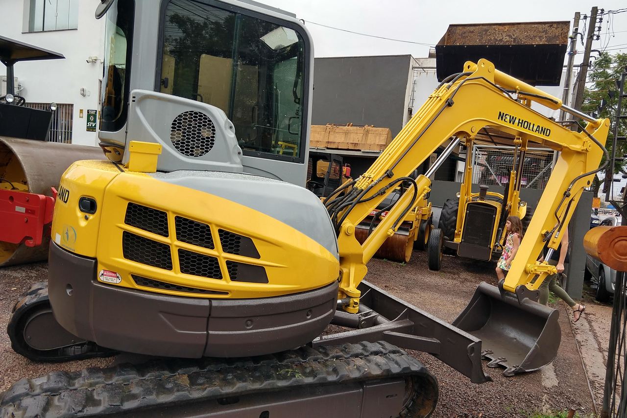 New Holland E50B - 11/11 2