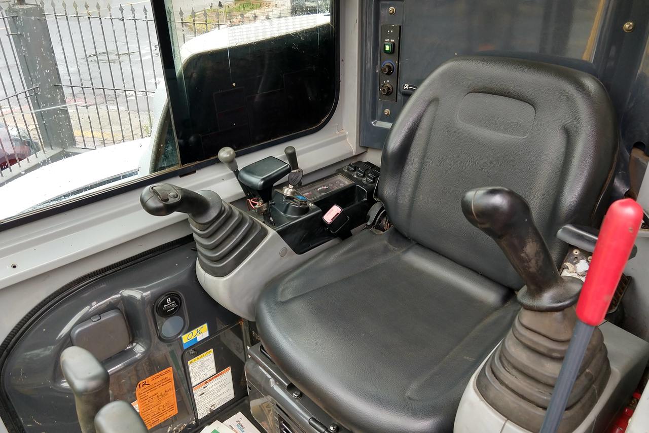 New Holland E50B - 11/11 3