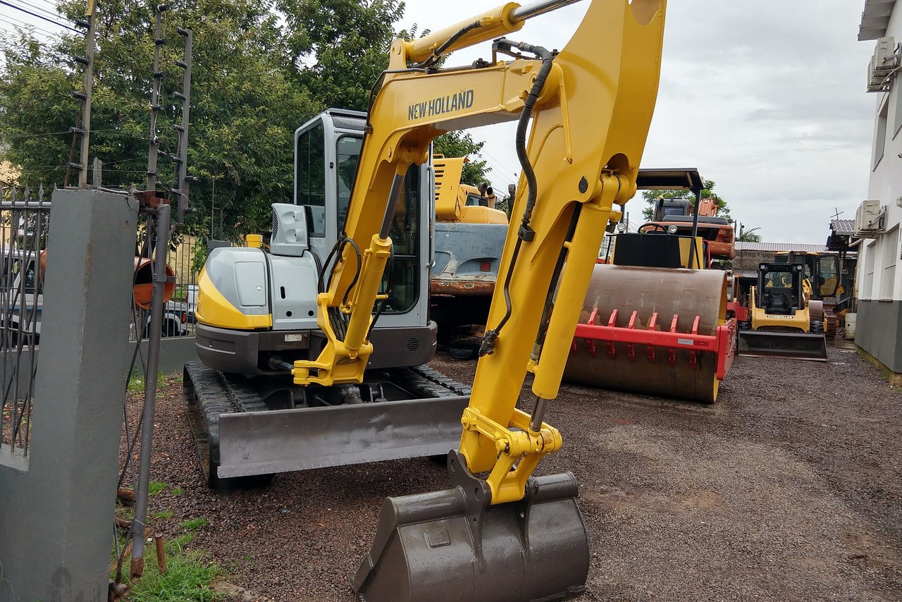 New Holland E50B - 11/11 6