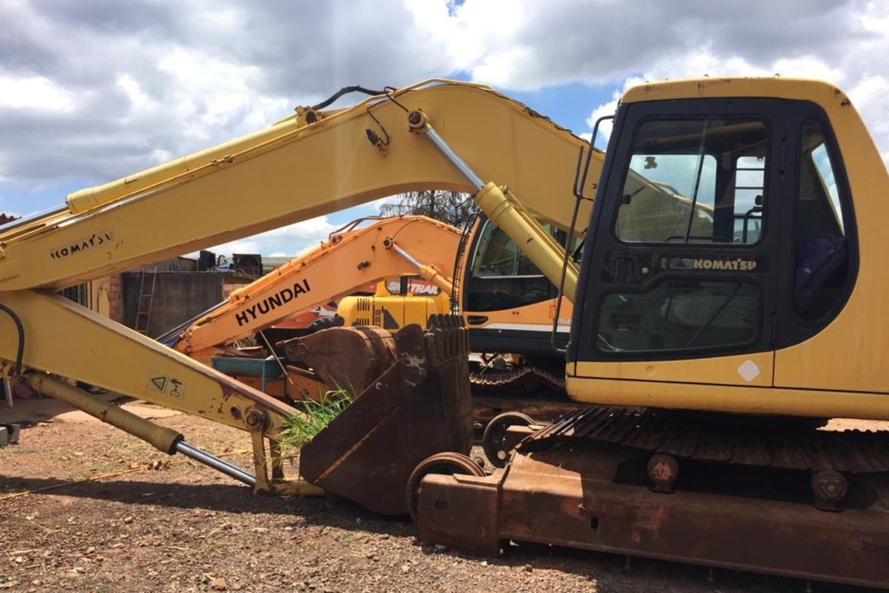 Komatsu PC220 - 00/00 2