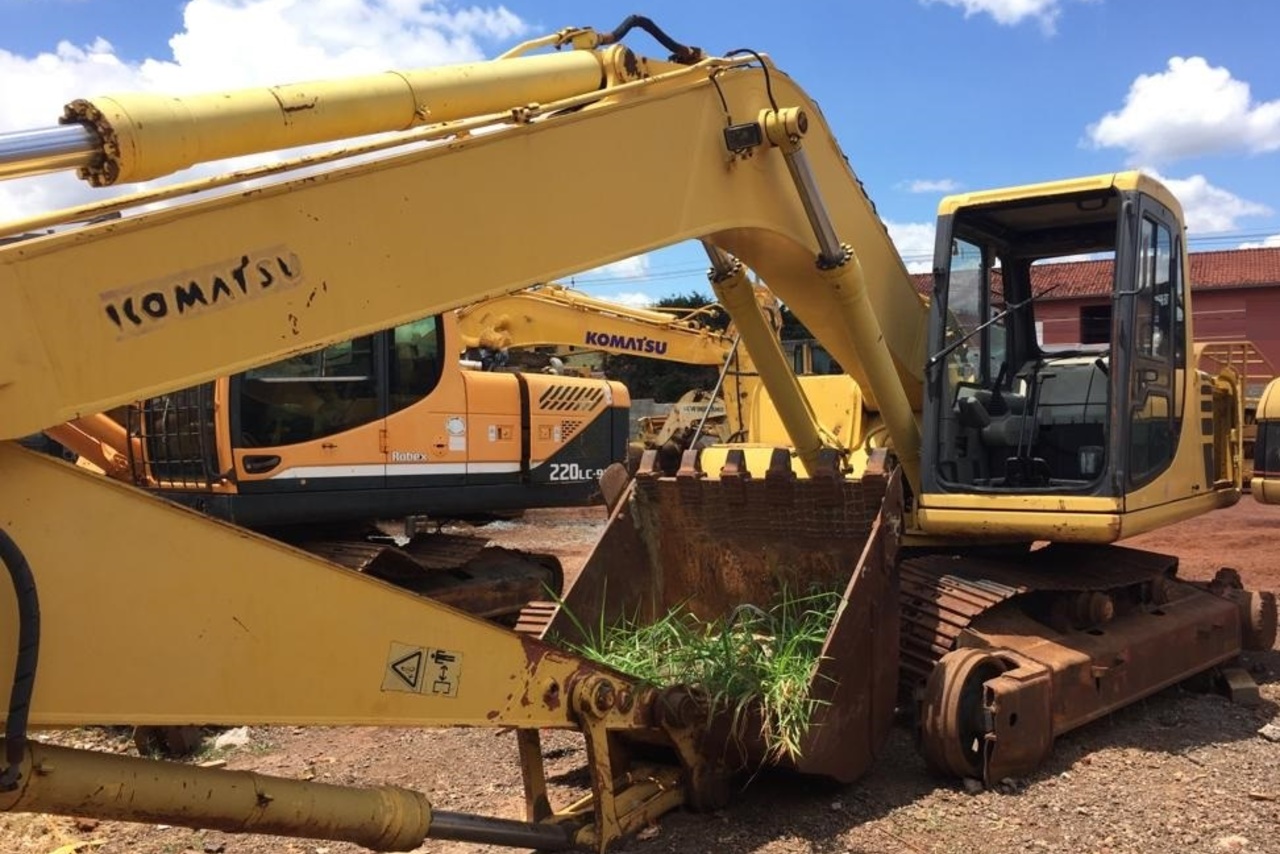 Komatsu PC220 - 00/00 3