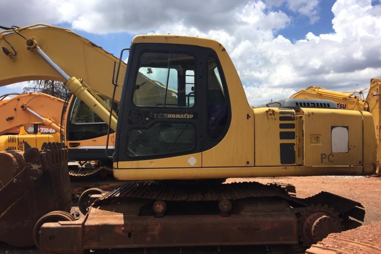 Komatsu PC220 - 00/00 4