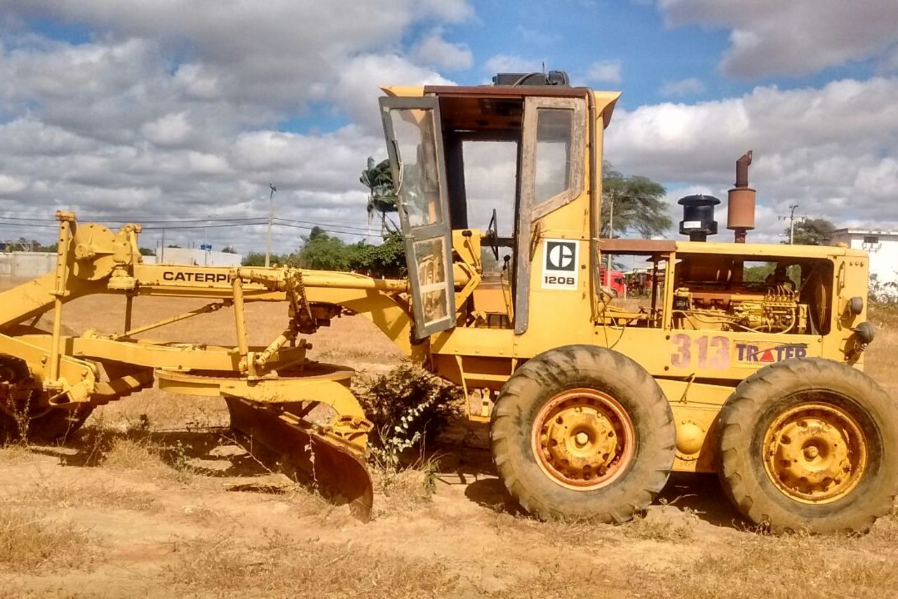 Caterpillar 120B - 86 4
