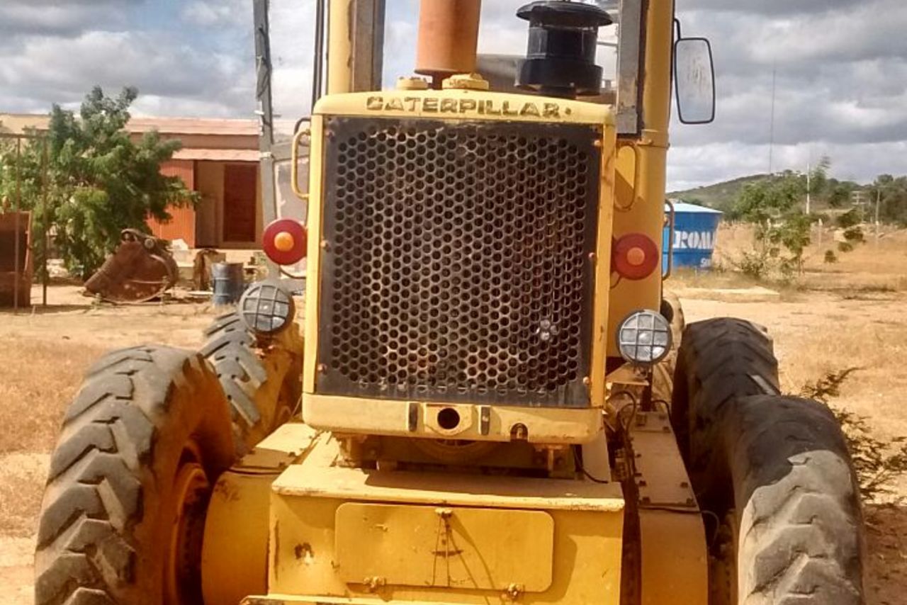 Caterpillar 120B - 86 10