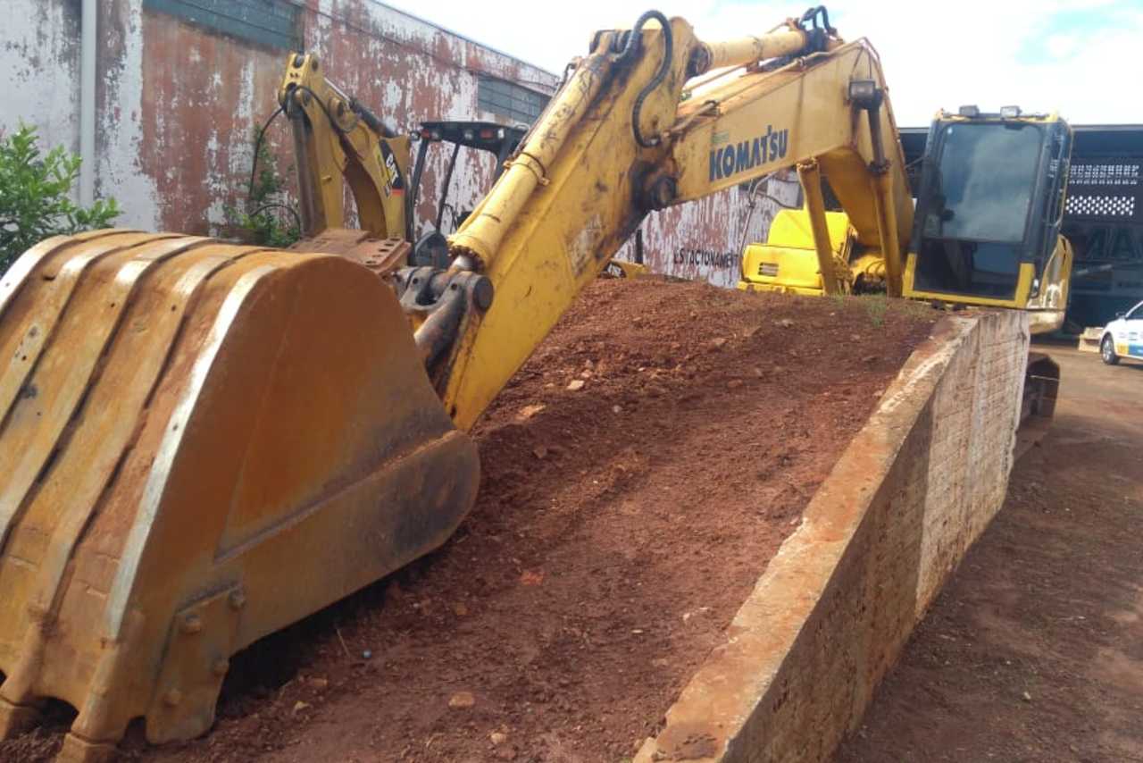 Komatsu PC200 - 09/09 7