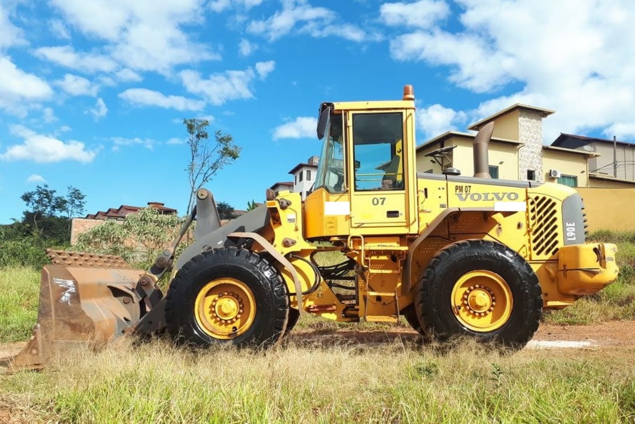 Volvo  L90 - 04/04 3