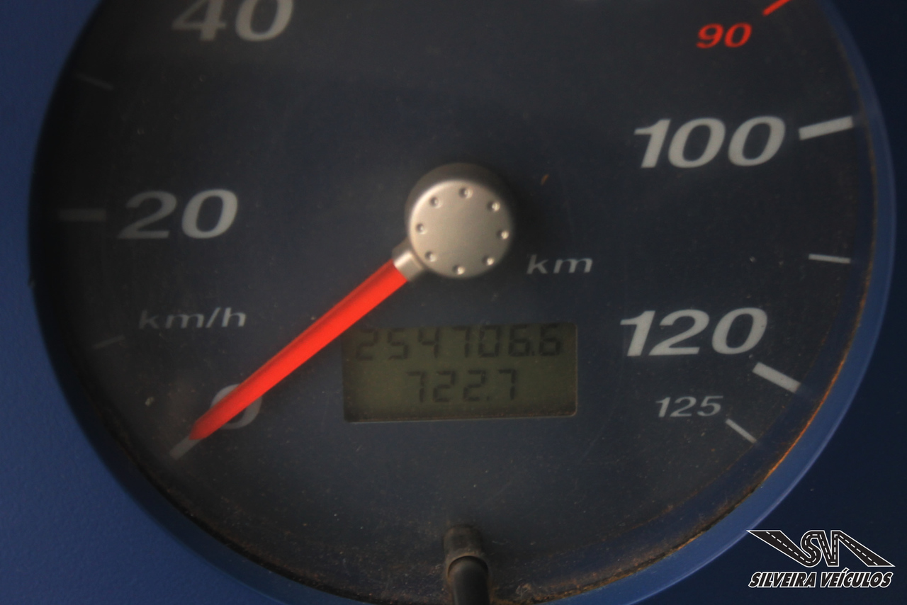 Volkswagen 8 150 - 04/05 3