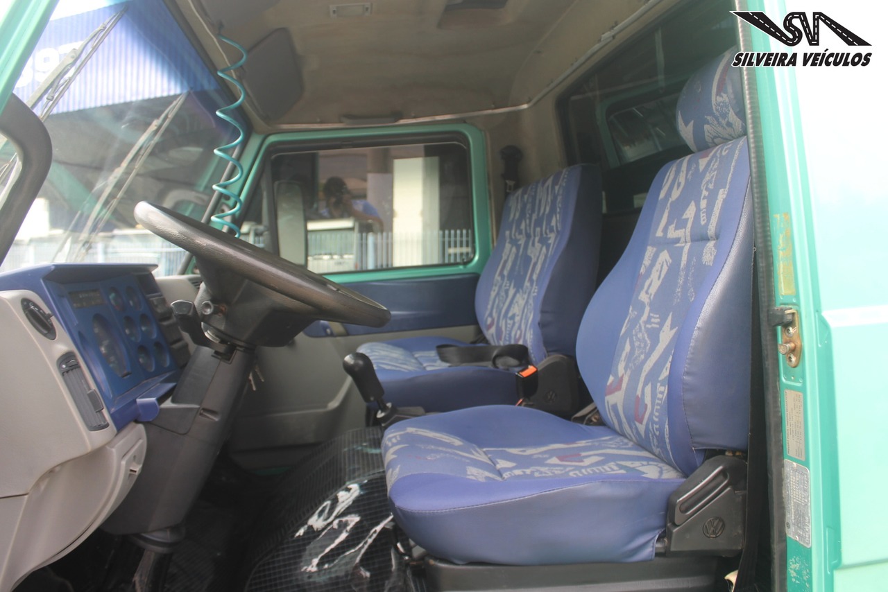 Volkswagen 8 150 - 04/05 4