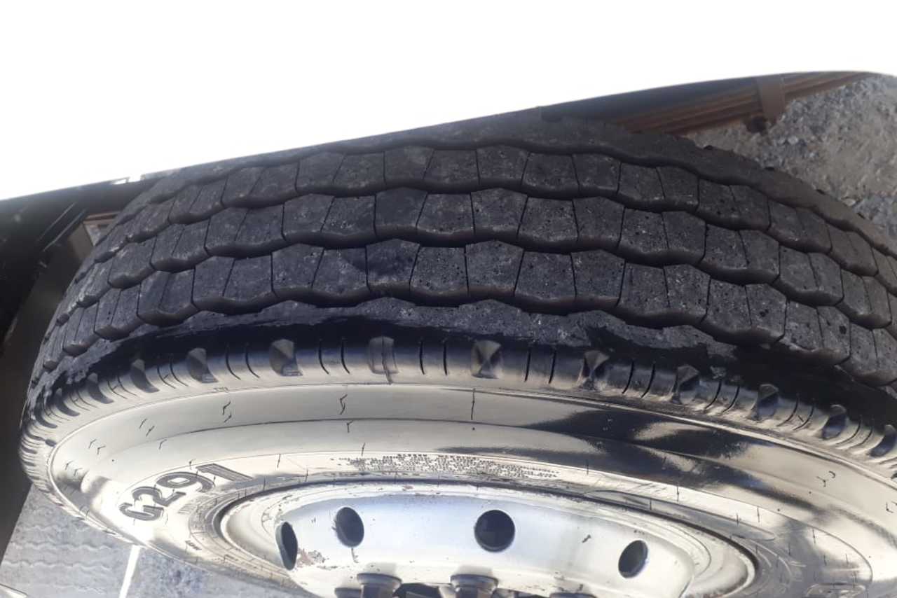 Ford Cargo1317 - 02/03 6
