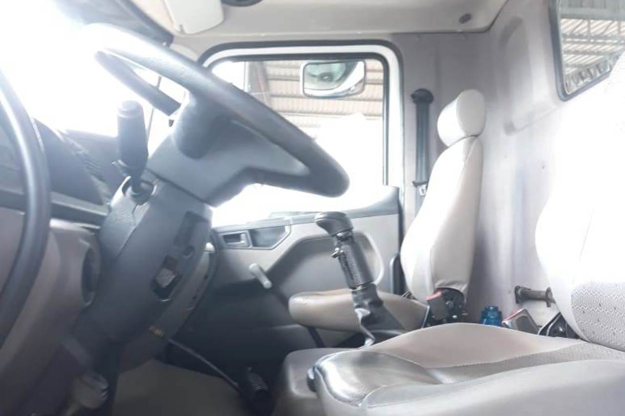Volkswagen 31-280 E Constel. 6x4 - 12/13 2