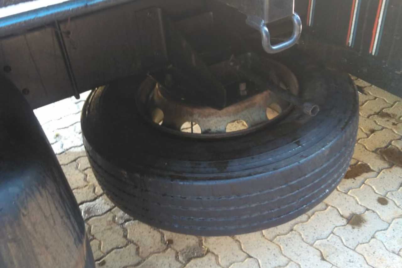Volkswagen 24-250 E Constellation 3-Eixos - 10/11 7