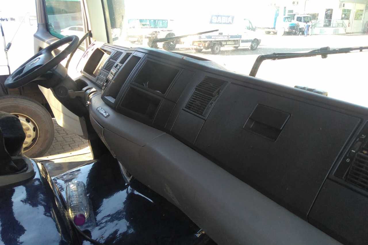 Volkswagen 24-250 E Constellation 3-Eixos - 10/11 8