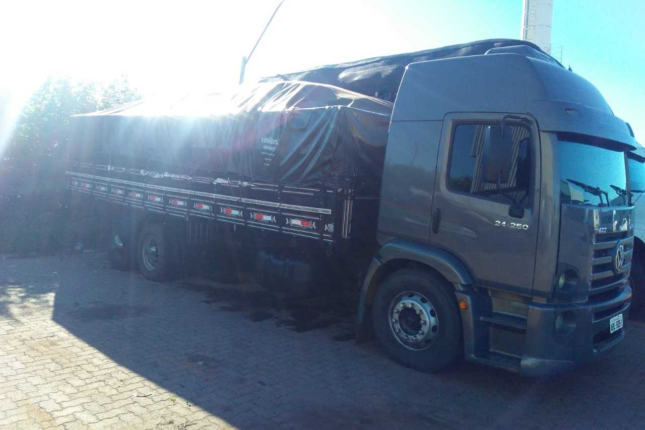 Volkswagen 24-250 E Constellation 3-Eixos - 10/11 14