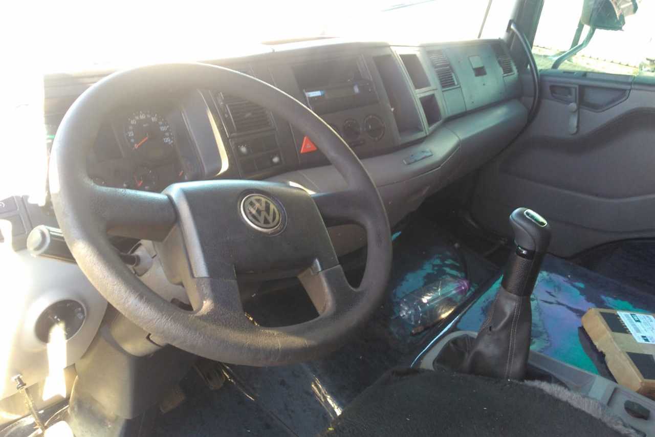 Volkswagen 24-250 E Constellation 3-Eixos - 10/11 17