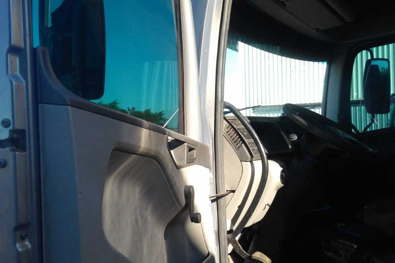 Volkswagen 24-250 E Constellation 3-Eixos - 10/11 18