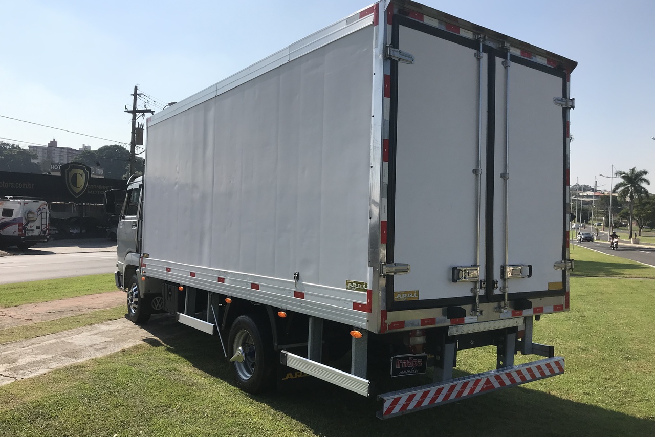 Volkswagen 8 150 - 08/09 3