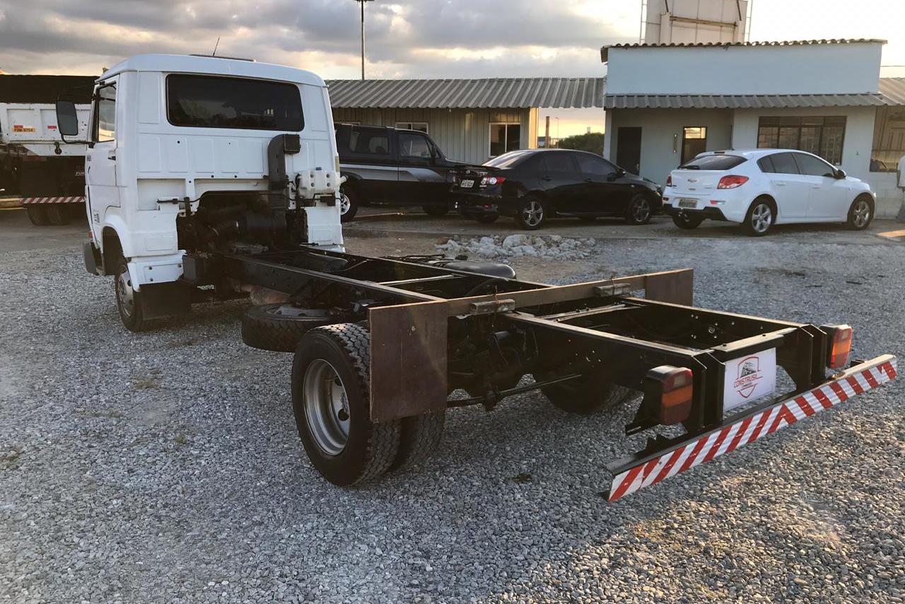 Volkswagen 8 150 - 03/04 7