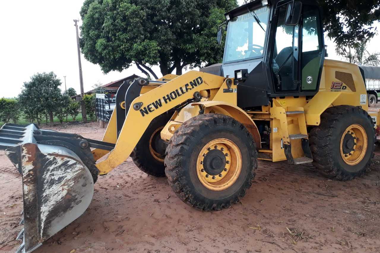 New Holland 12C - 16/16 3