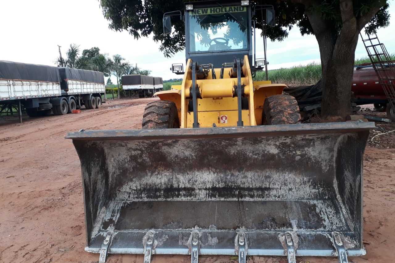 New Holland 12C - 16/16 5