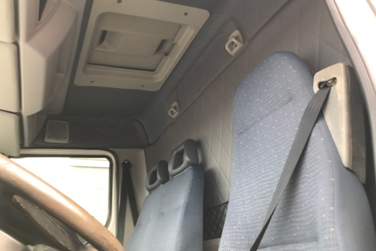 Volvo VM260 - 08/08 8