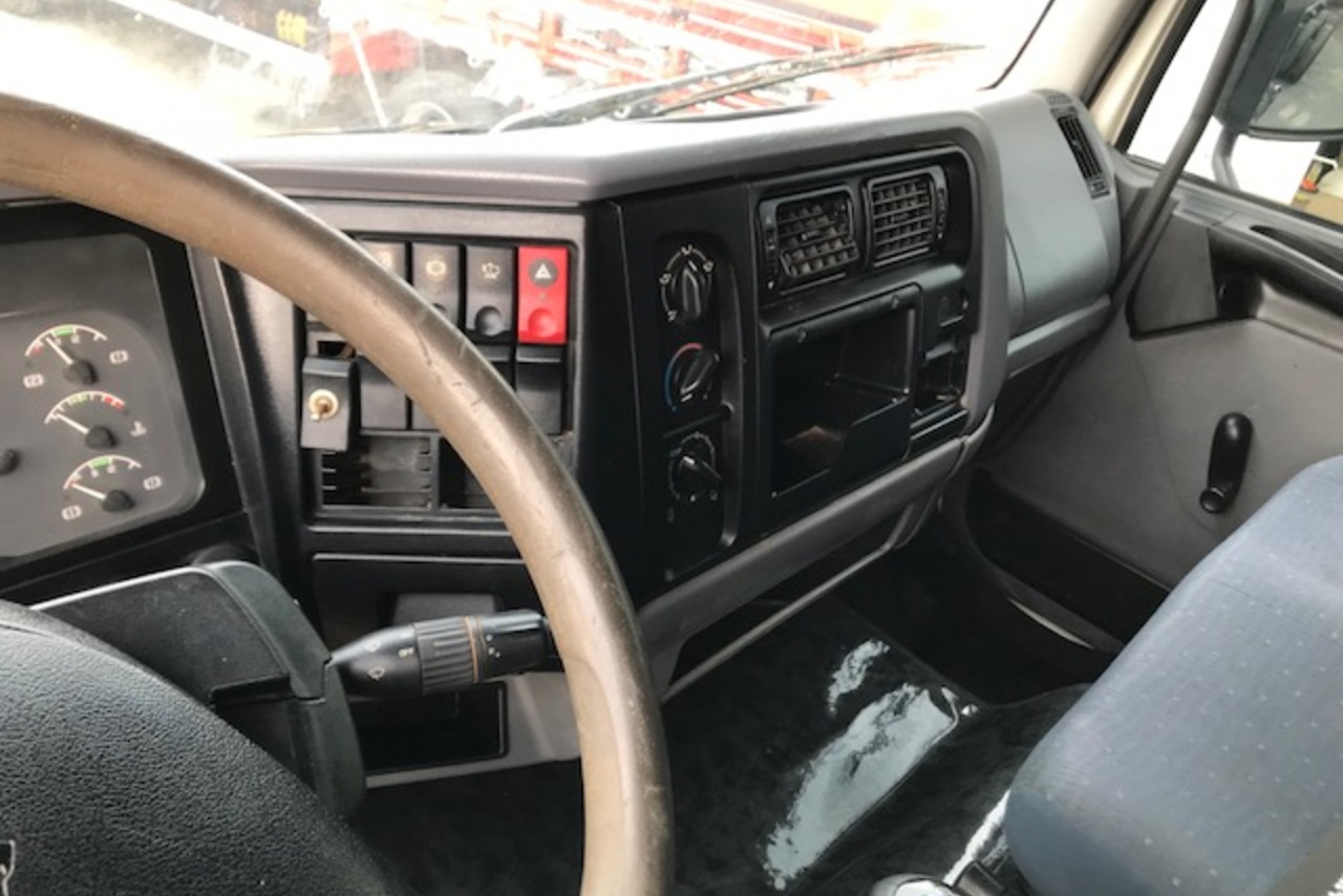 Volvo VM260 - 08/08 9