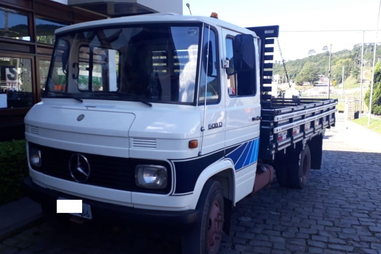 Mercedes Benz MB 608 - 84/84 3