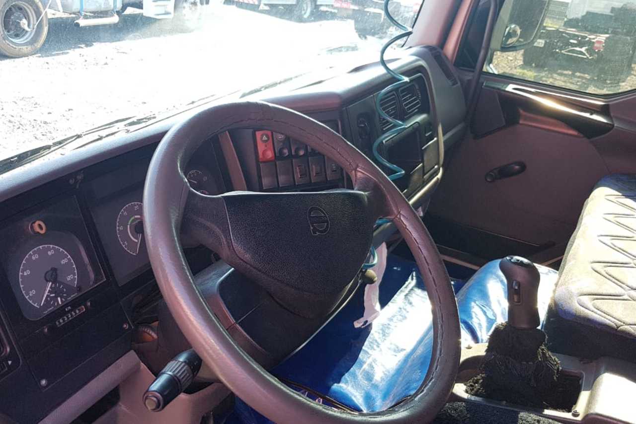 Volvo VM260 - 08/08 3