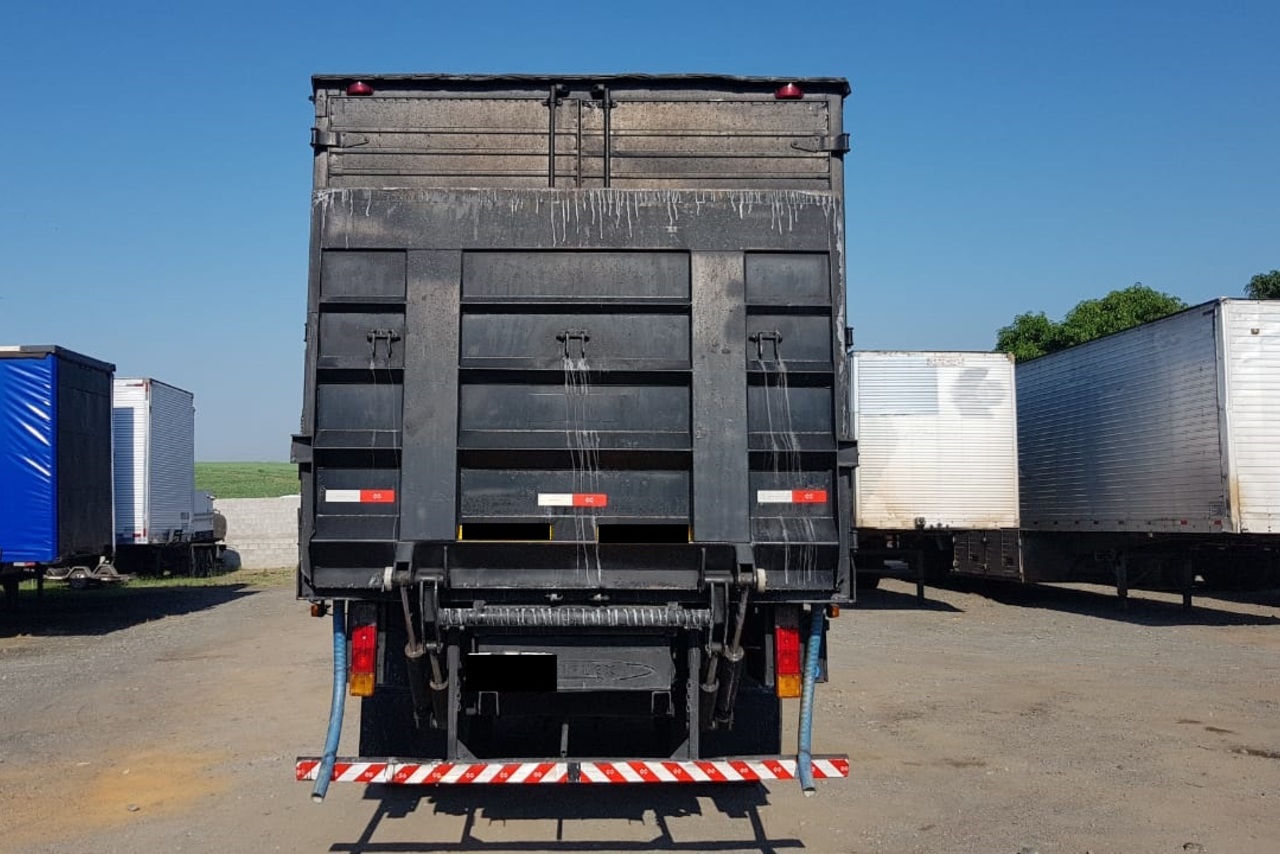 Volvo VM260 - 08/08 7
